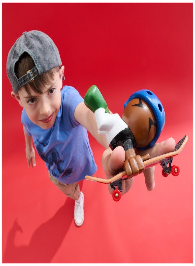 Tech Deck Sk8 Crew, 2 Exclusive Fingerboards with Assist Figures, Customizable Collectible Mini Skateboards, Toys for Kids Ages 5+ (Styles May Vary) - Image 5