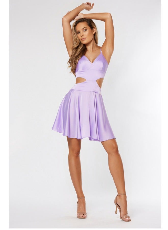 انيتاس فستان ساتان بقصات مميزة - Image 3