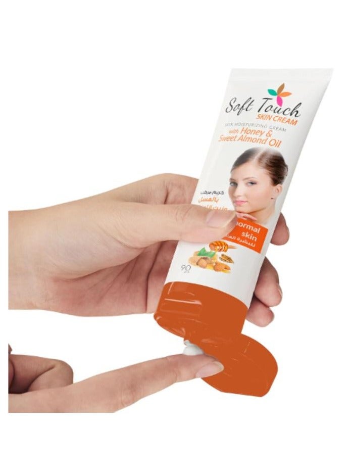 Five Fives Soft Touch Moisturizing Cream with Honey and Sweet Almond Oil 90g - Image 2