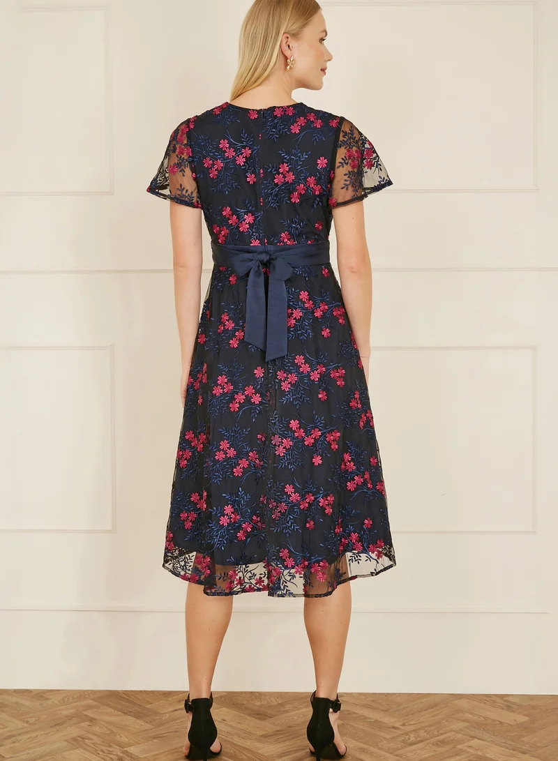 Yumi Floral Embroidered Dress