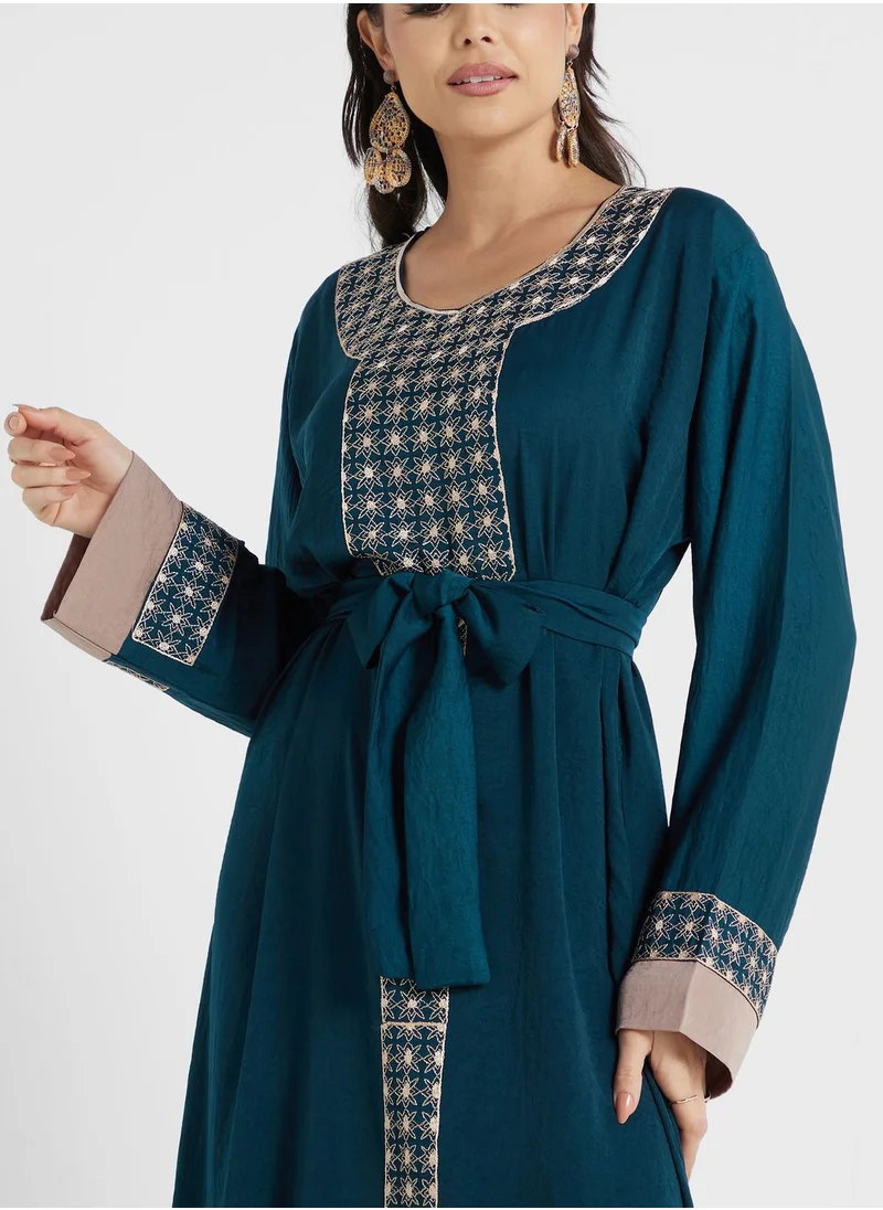 hayas closet Embroidered Belted Jalabiya