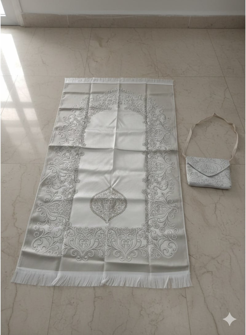 سجادة صلاة فاخرة مع حقيبة حمل مطابقة، بتصميم زخرفي كلاسيكي ناعم - طقم صلاة للسفر والهدايا متعدد الاشكال والالوان - Image 4