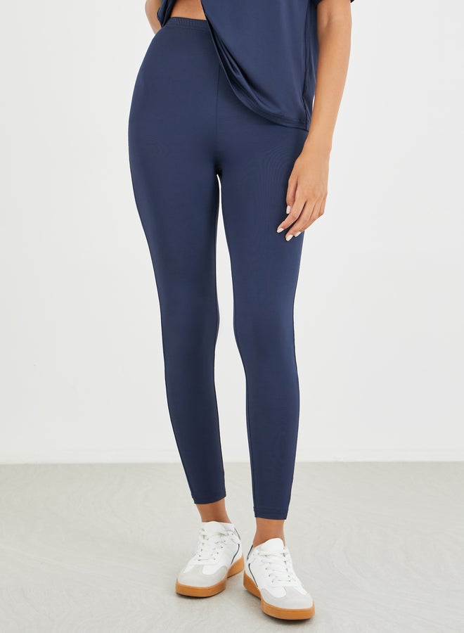 تايك تو طقم تي شيرت بأكمام قصيرة وسروال ضيق بطبعة شعار - Image 5