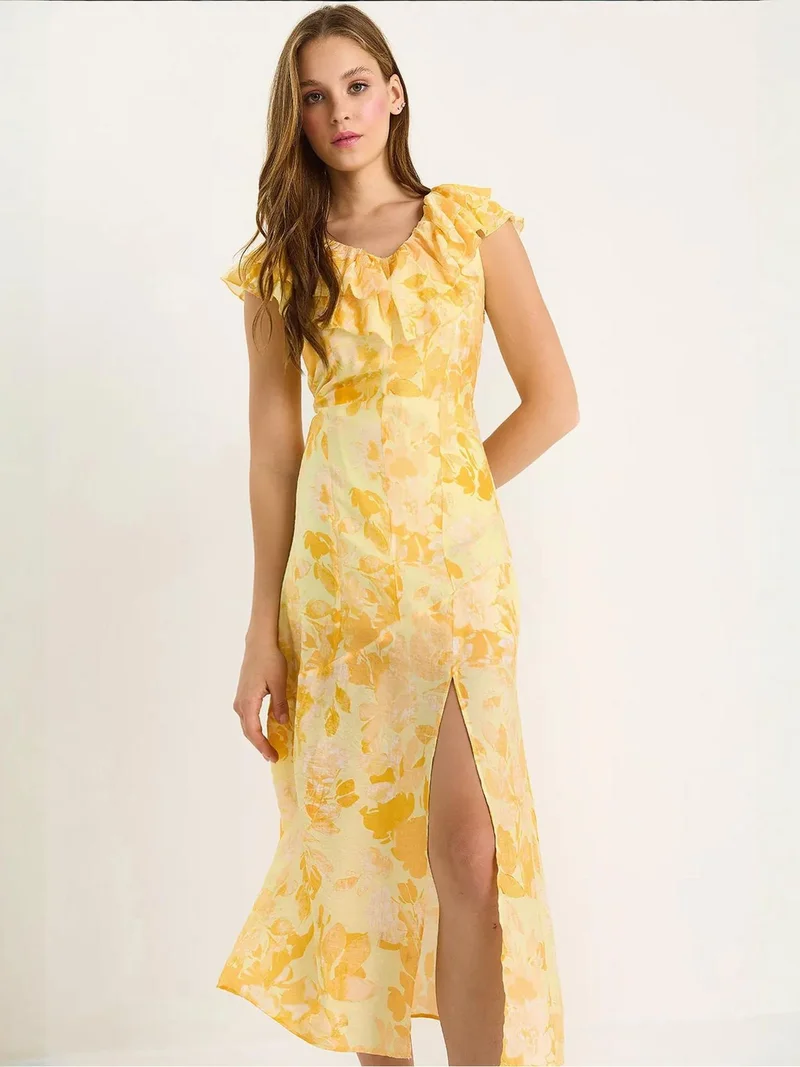 بيانكو لوتشي فستان ميدي لوكسي بتفاصيل كشكش