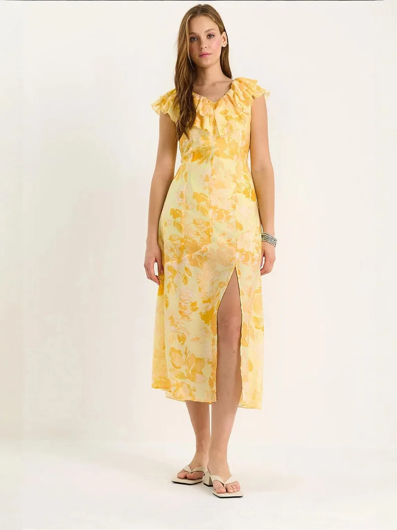 بيانكو لوتشي فستان ميدي لوكسي بتفاصيل كشكش