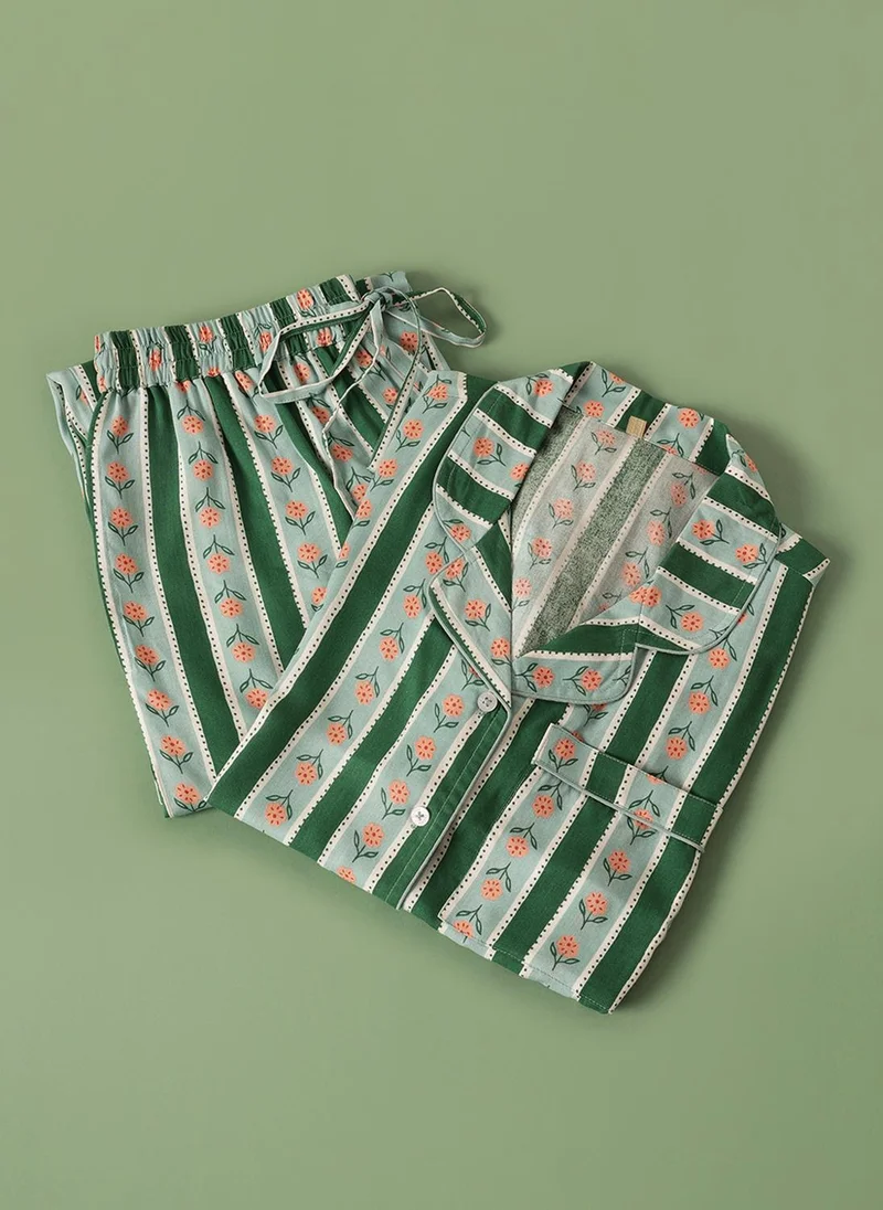 كلوفيا Clovia Printed Button-Down Shirt & Pyjama Set in Green - Rayon
