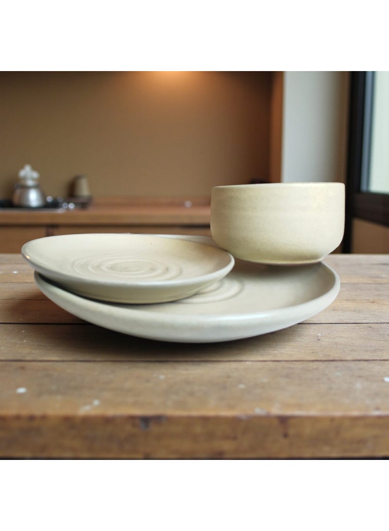 color zone pottery A 3-piece dinnerware set including a 27cm ceramic dessert plate. Microwave, dishwasher, and oven safe; lightweight and scratch-resistant. - Image 2