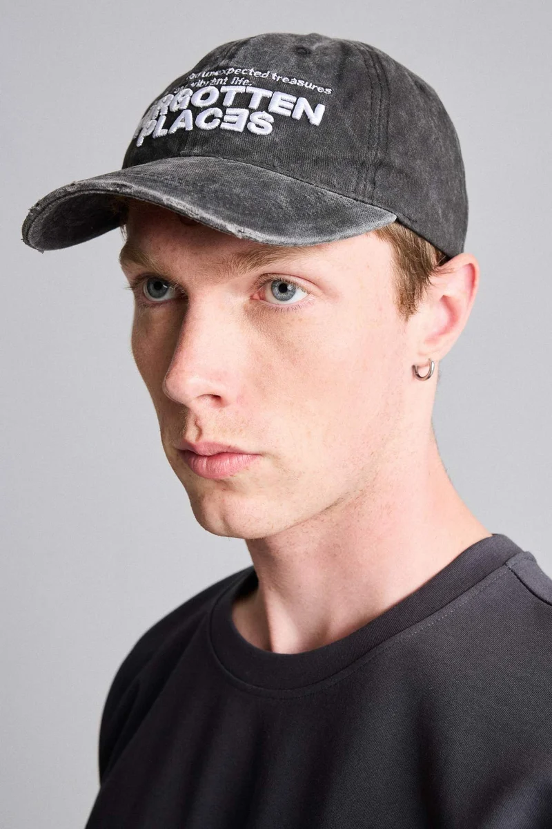 ديفاكتو Man Cotton Embroidered Hat