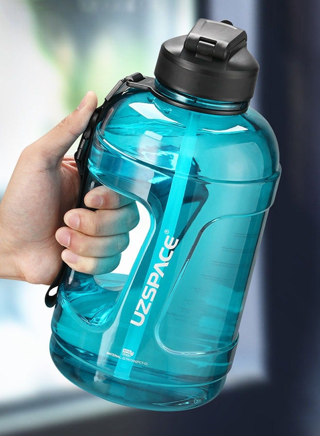 أوسبايس زجاجة مياه كبيرة من التريتان سعة 2.3 لتر مع مقبض لترطيب الجسم طوال اليوم، ماصة سيليكون ناعمة مع غطاء مانع للتسرب لقفل الغطاء لممارسة الرياضة والتخييم والتمارين الرياضية وفي الهواء الطلق - Image 2