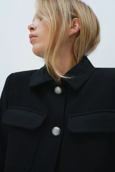 اتش اند ام جاكيت بلمسة نهائية مصقولة