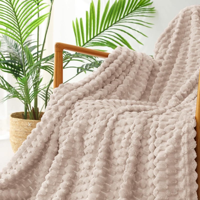 Extra Large Soft Fleece Throw Blanket, 50x70 Inches Stylish Jacquard Throw Blanket for Couch, Fuzzy Cozy Lightweight for All Season, Camel - Image 4