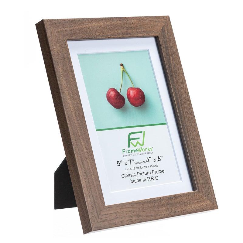 Frameworks 5x7 حصيرة إلى 4x6 إطارات الصور الخشبية الكلاسيكية مع الزجاج المقسى | البلوط الظلام | 2 عبوة - Image 3
