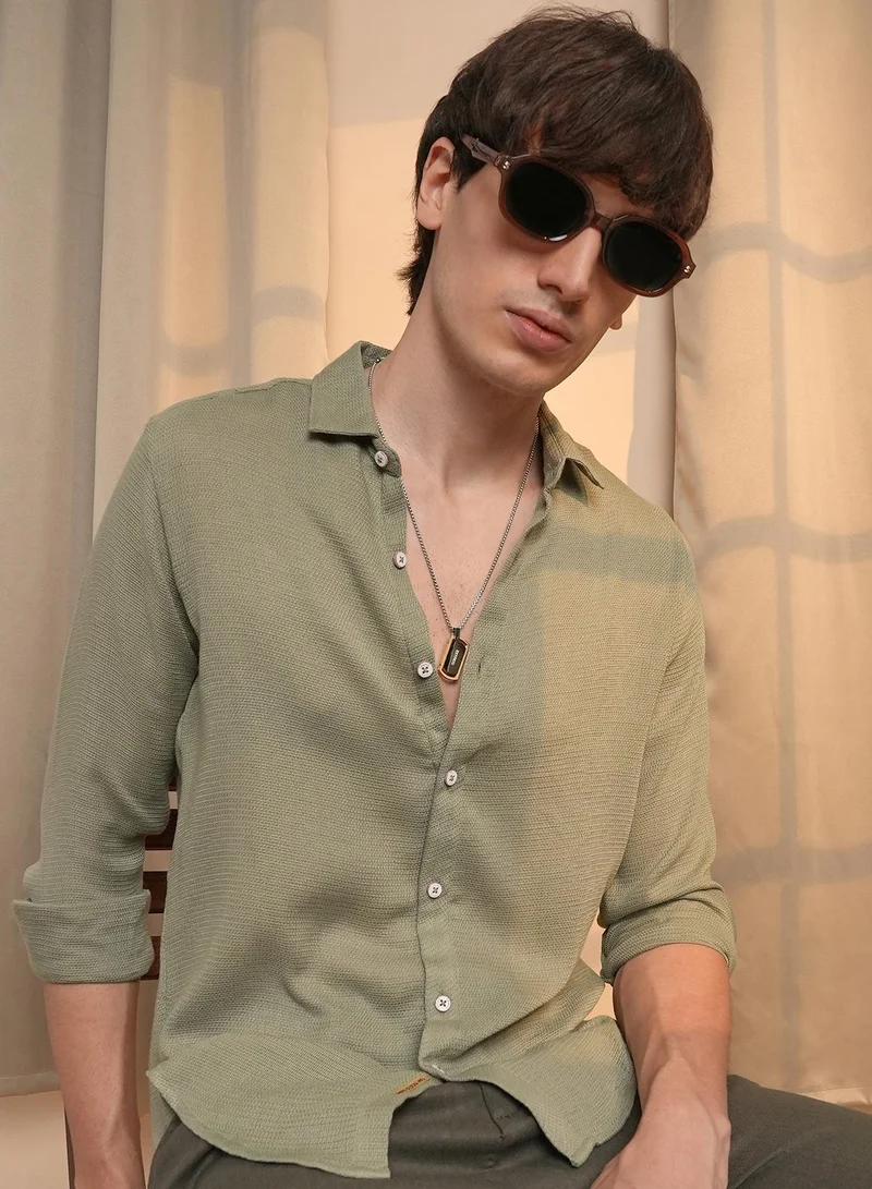 Campus Sutra Men's Sage Green Woven-Textured Shirt