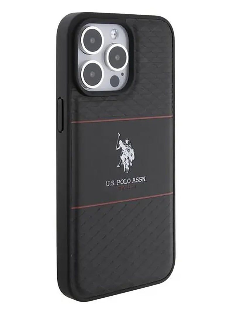 يو اس بولو جراب صلب لهاتف iPhone 15 Pro مصنوع من مادة البولي يوريثين HS بنمط DH Stripe - أسود - Image 3