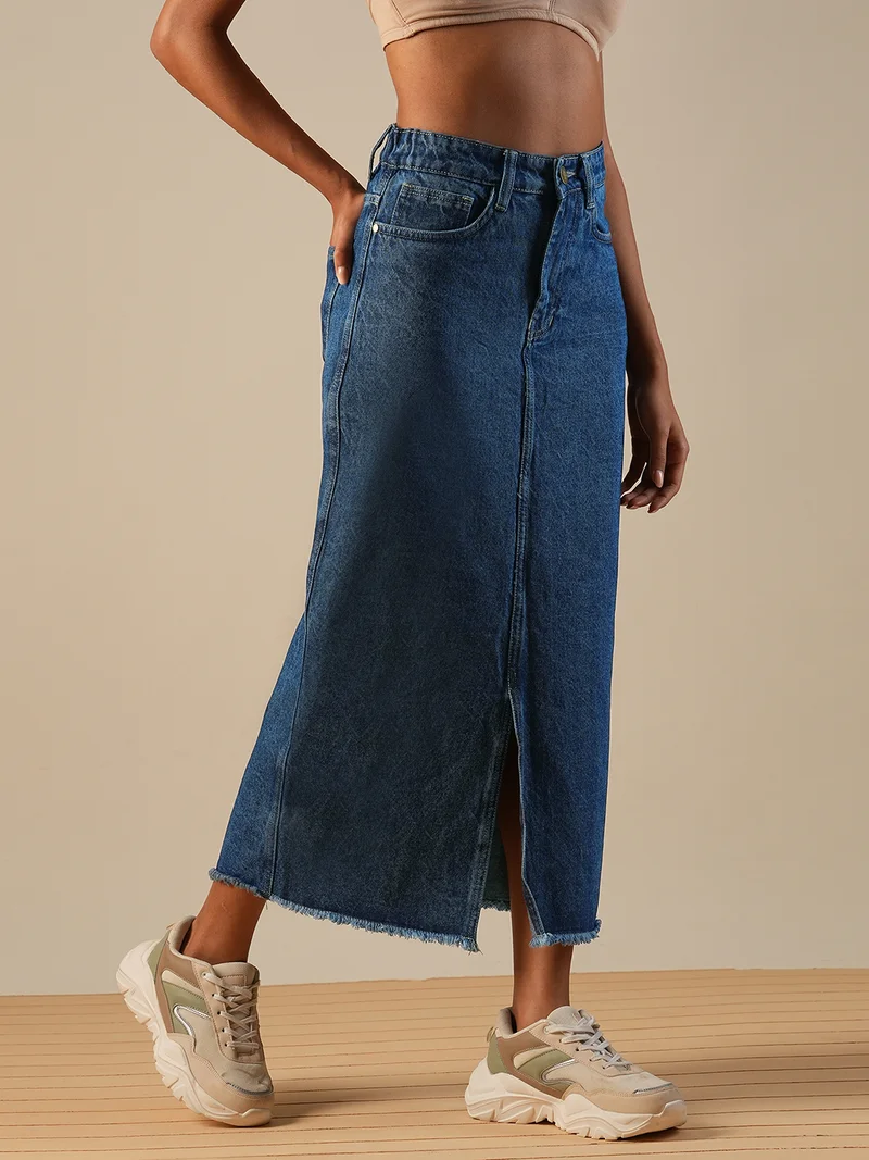 globus Globus Women Mid-Rise Front Slit Fringed Hem Midi Straight Denim Skirt