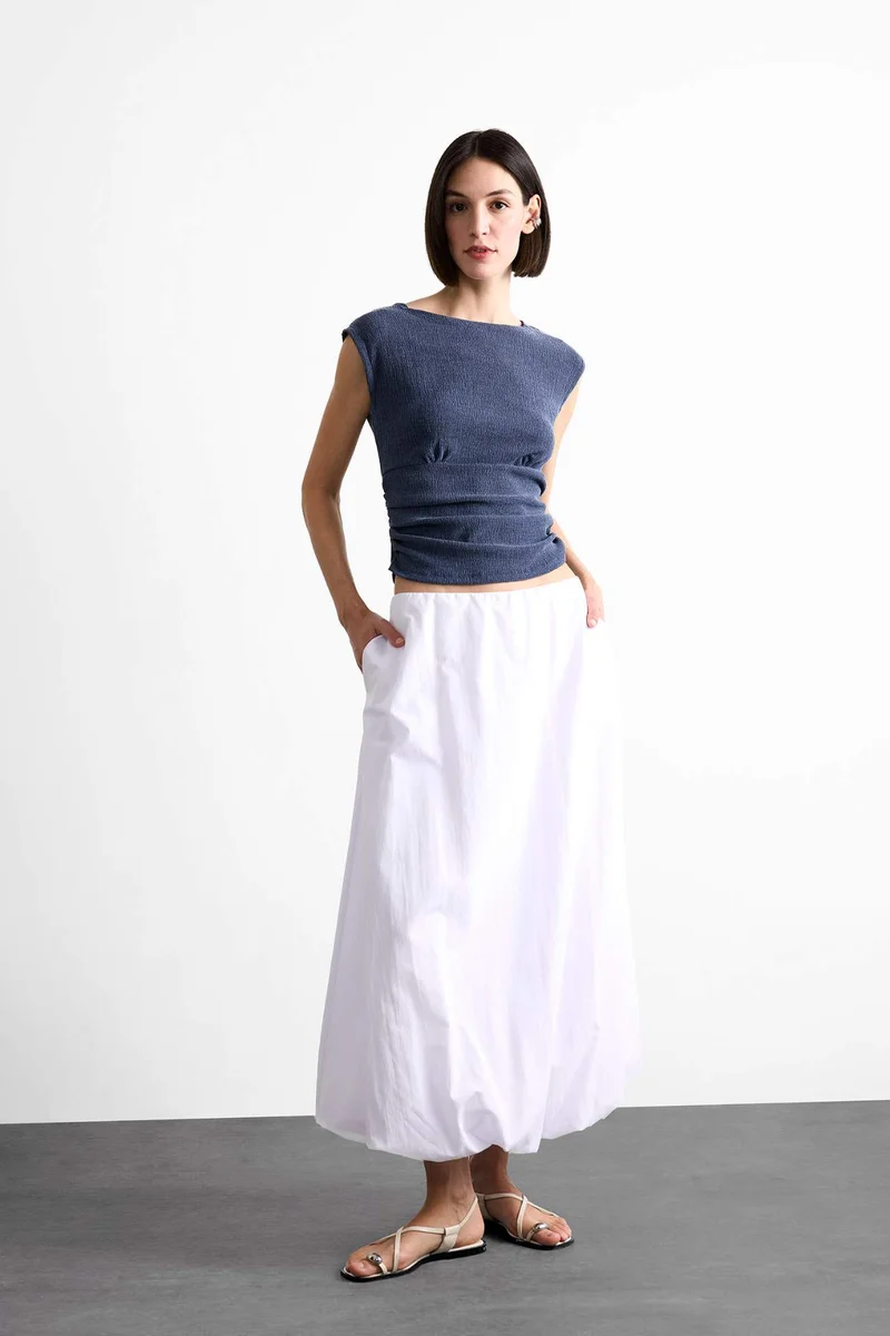 ديفاكتو Round Neck Draped Basic Blouse