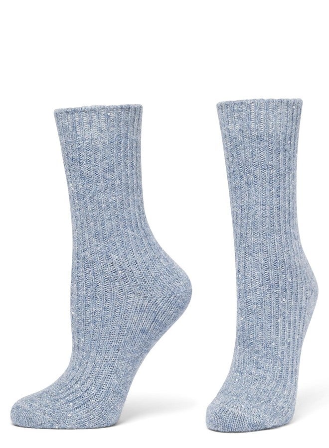 HUE جوارب نسائية عصرية من HUE - جوارب منقطة منقوشة، جوارب مضلعة ناعمة مزينة بالترتر، جوارب لامعة، لون أزرق جينز/أبيض مزين بالترتر - عبوة من زوجين، مقاس واحد - Image 3