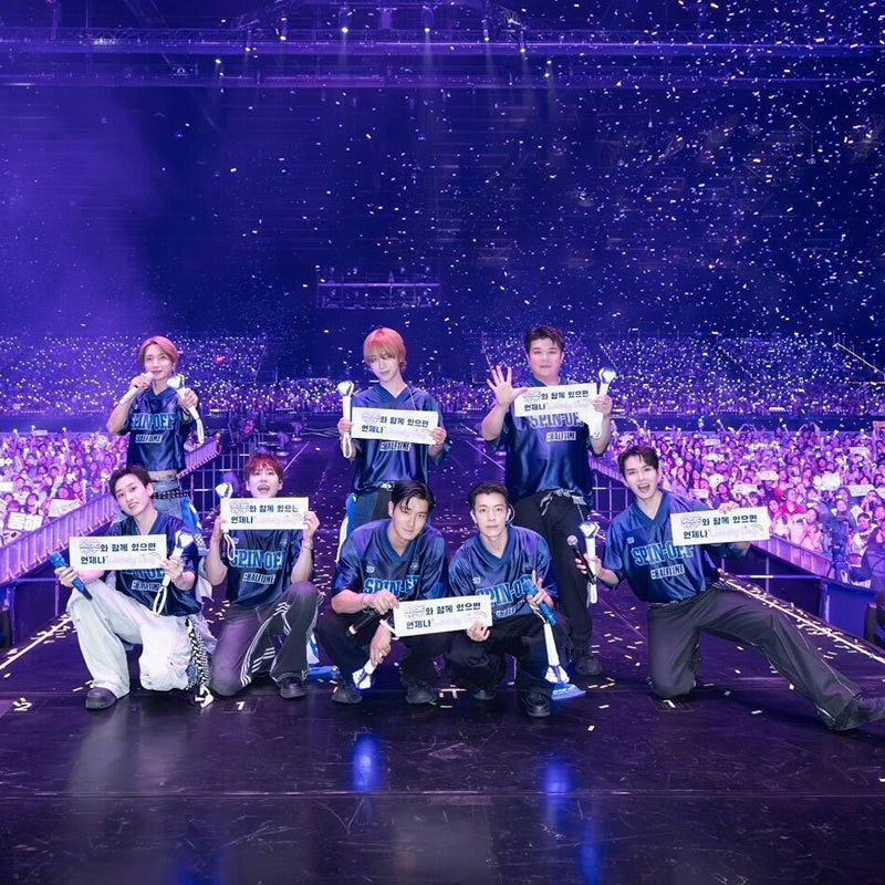 Short-Sleeved T-Shirt With The Same Clothes Around The Spinoffhalftime Of The Superjunior2024 Asian Tour Concert - Image 4