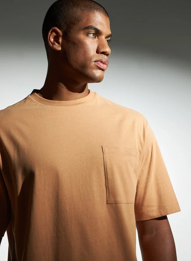 Lee Cooper Lee Cooper Solid Crew Neck T-shirt with Short Sleeves and Pocket