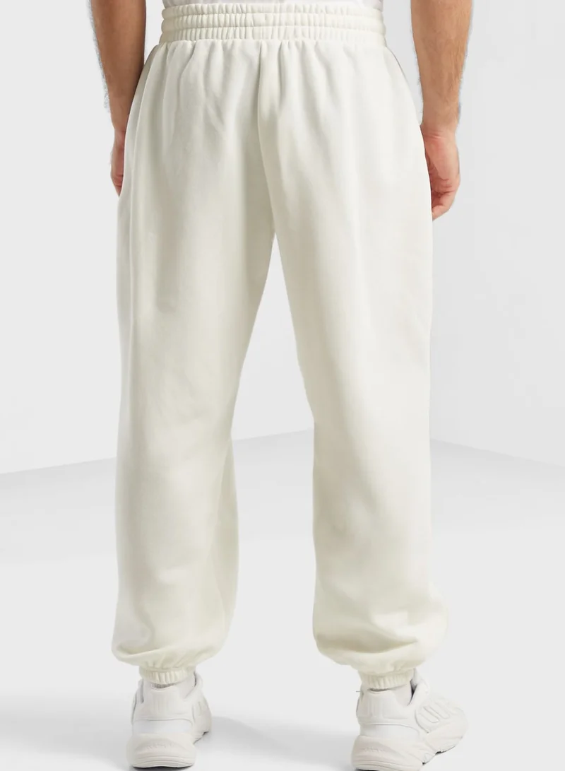The Giving Movement The Regular Fit Classic Sweatpants