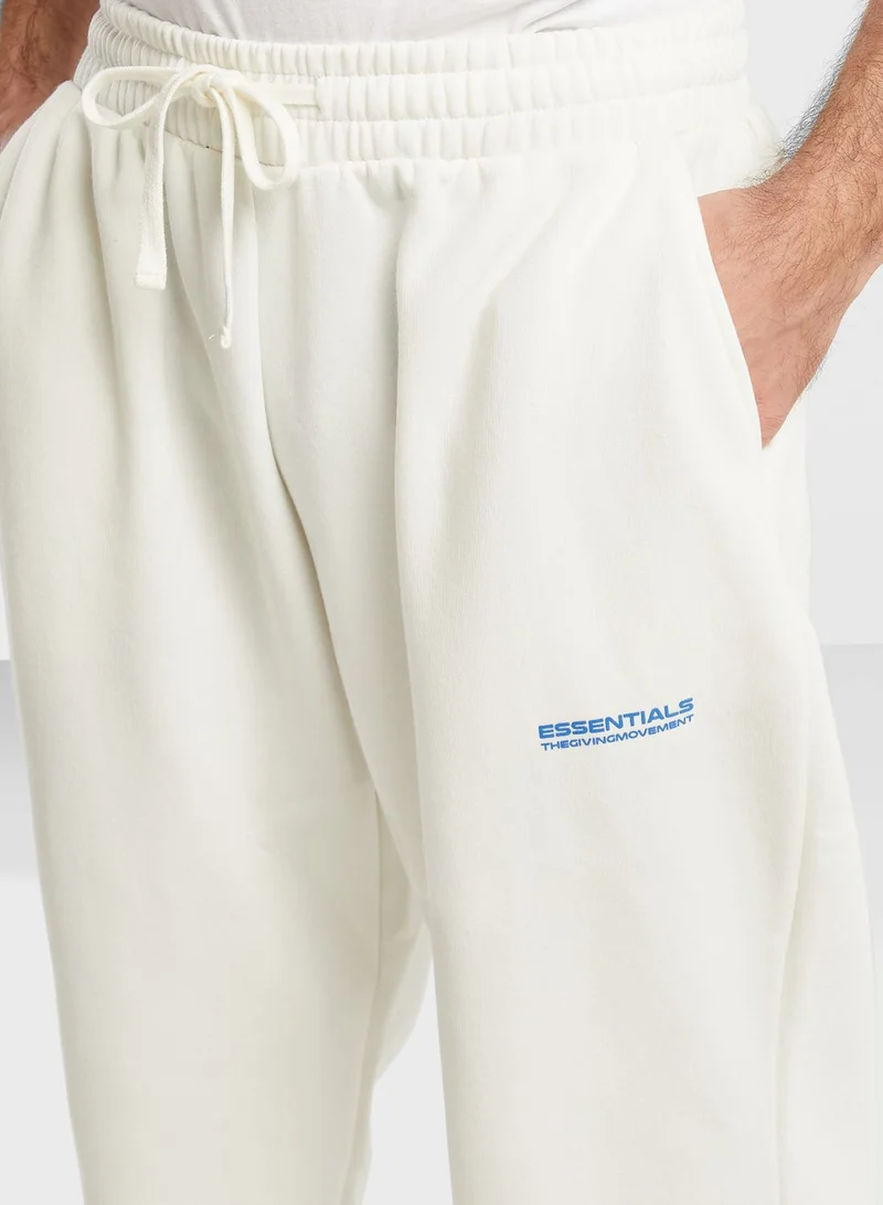 The Giving Movement The Regular Fit Classic Sweatpants