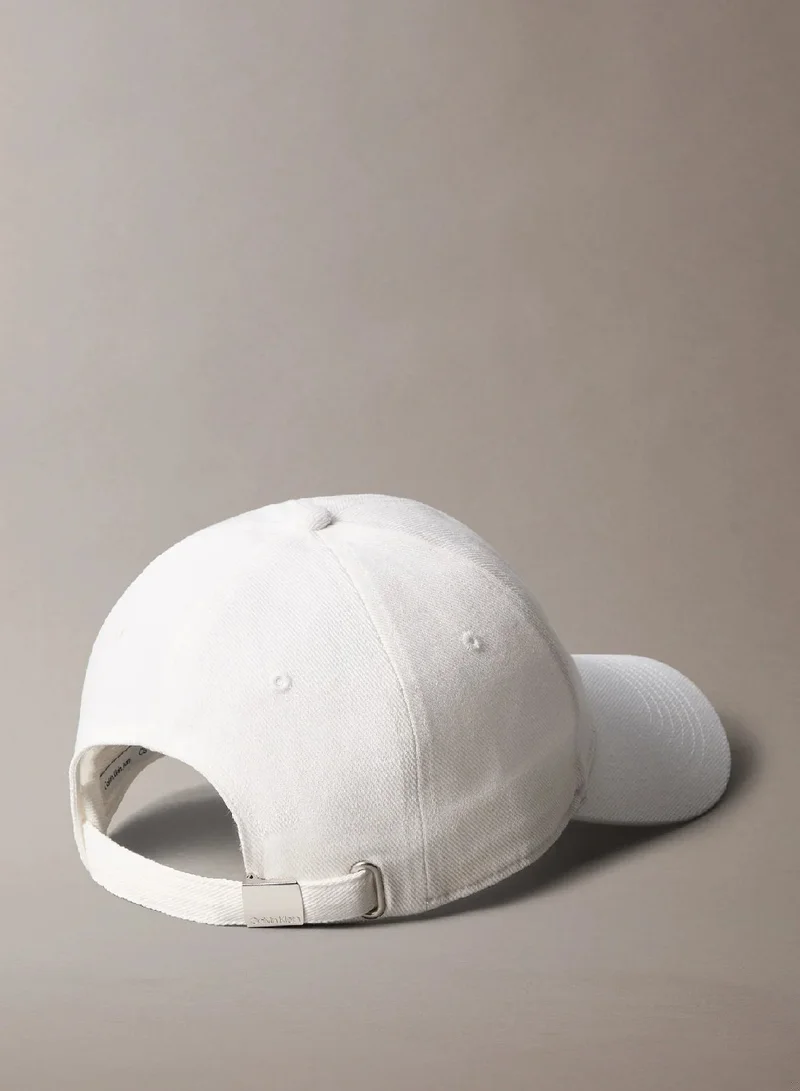 كالفن كلاين قبعة كاب من نسيج التويل مزينة بشعار كلفن كلاين