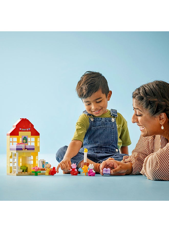 LEGO - طقم لعبة منزل عيد ميلاد بيبا بيغ دبللو، ألعاب تعليمية للأطفال الصغار من عمر 2 سنة فما فوق للفتيات والأولاد مع 3 شخصيات تشمل بيدرو بوني وسوزي شيرب، بالإضافة إلى دبدوب بيبا، فكرة هدية (59 قطعة) 10433 - Image 1