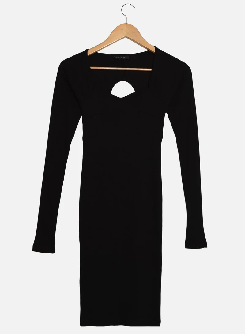 ترينديول فستان ضيق بفتحات