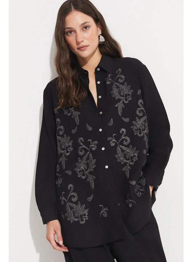 JUNE June Women Exclusive Oversize/Loose Fit Linen Blend Embroidered Detail Shirt Black