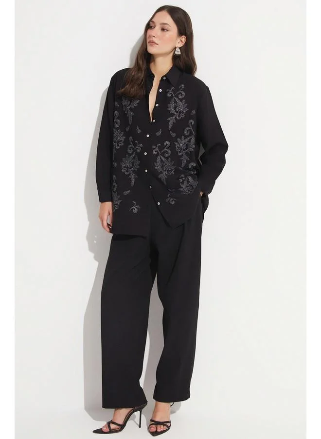 JUNE June Women Exclusive Oversize/Loose Fit Linen Blend Embroidered Detail Shirt Black