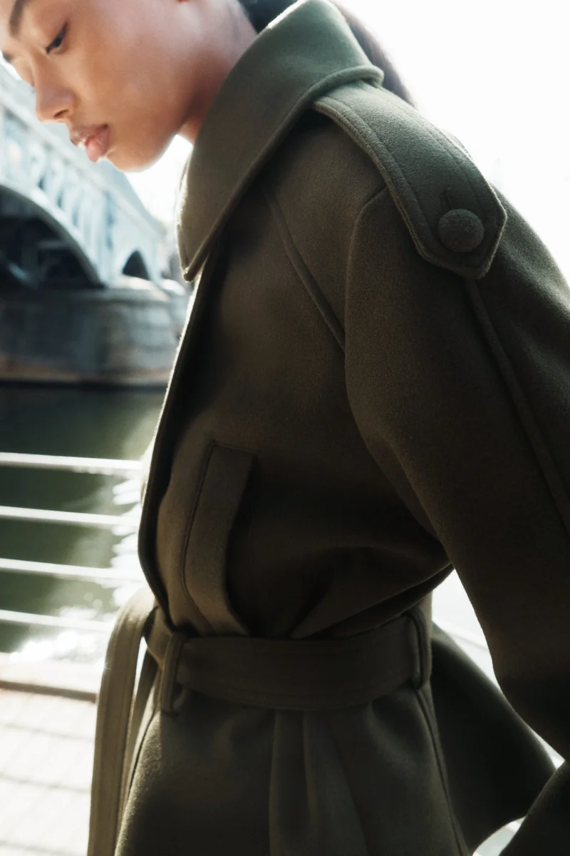 Short double-breasted coat