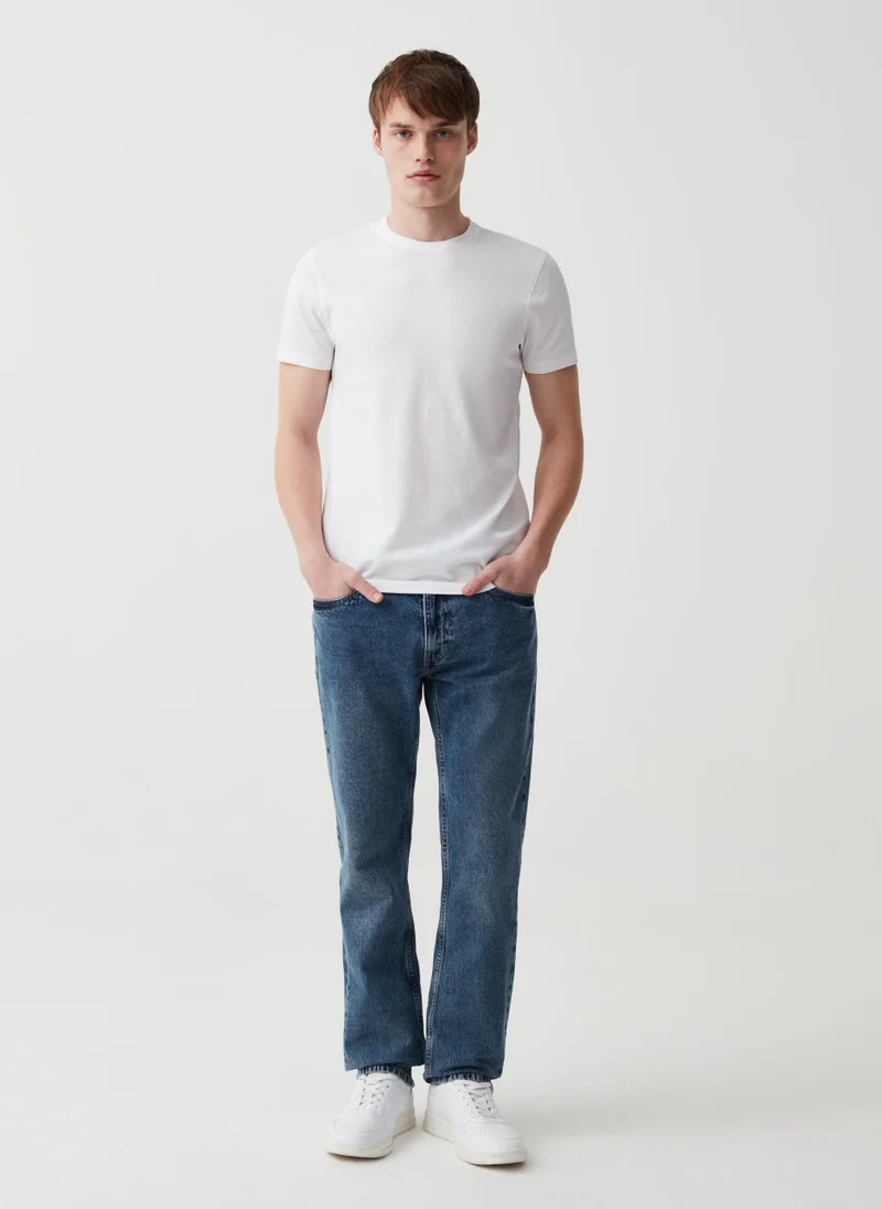 او في اس Regular Fit Jeans