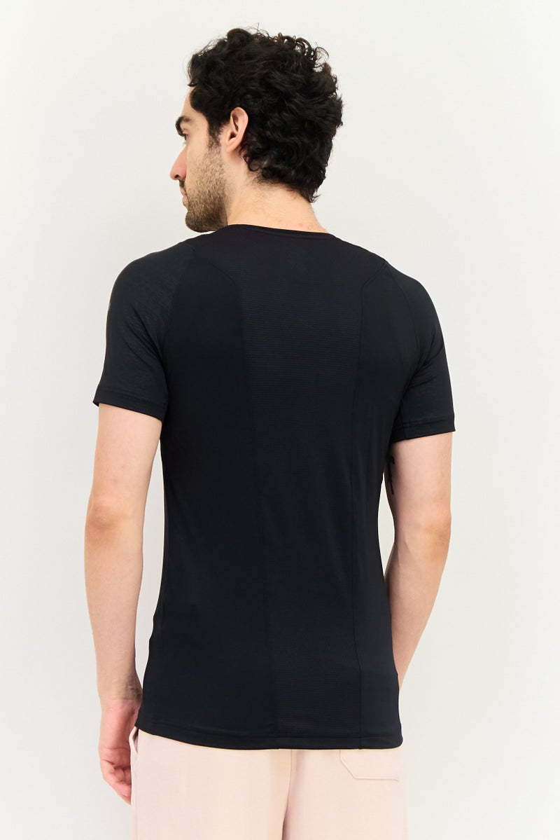 UNDER ARMOUR تي شيرت تدريب قصير الأكمام للرجال، أسود - Image 4