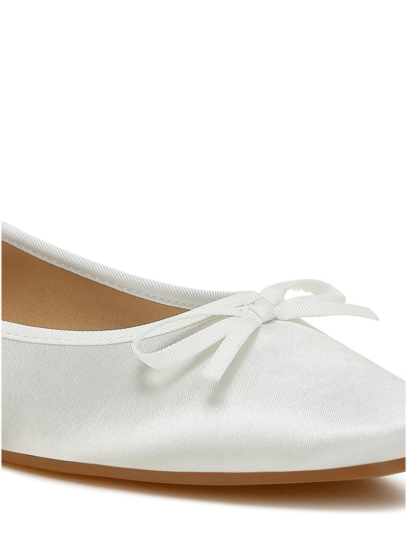 لندن راج راقصات باليه مزينة بفيونكة من الساتان باللون الأبيض - Image 5