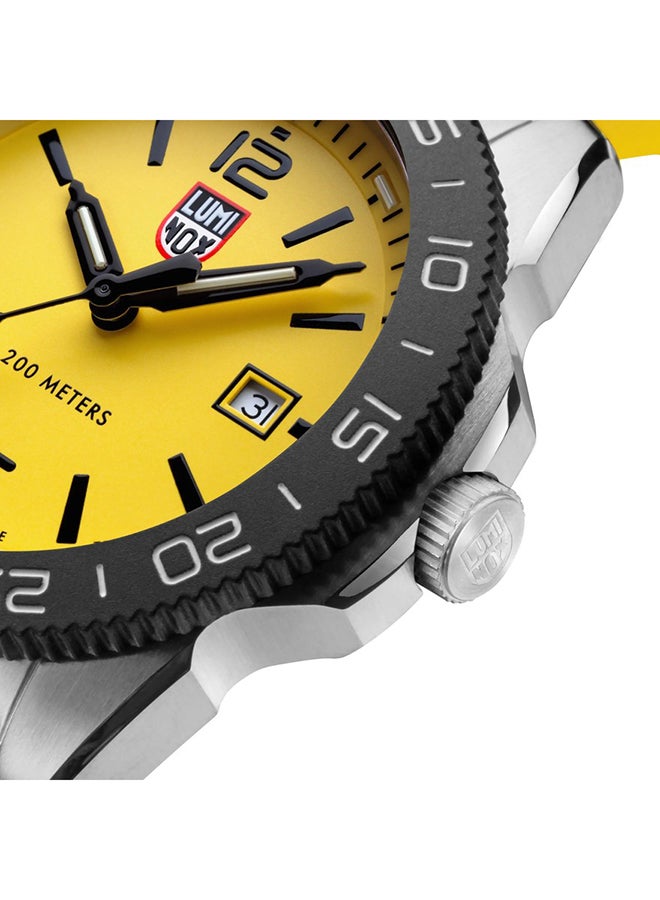 Luminox Unisex Analog Round Shape Rubber Wrist Watch XS.3125 - 44 Mm  - Image 5