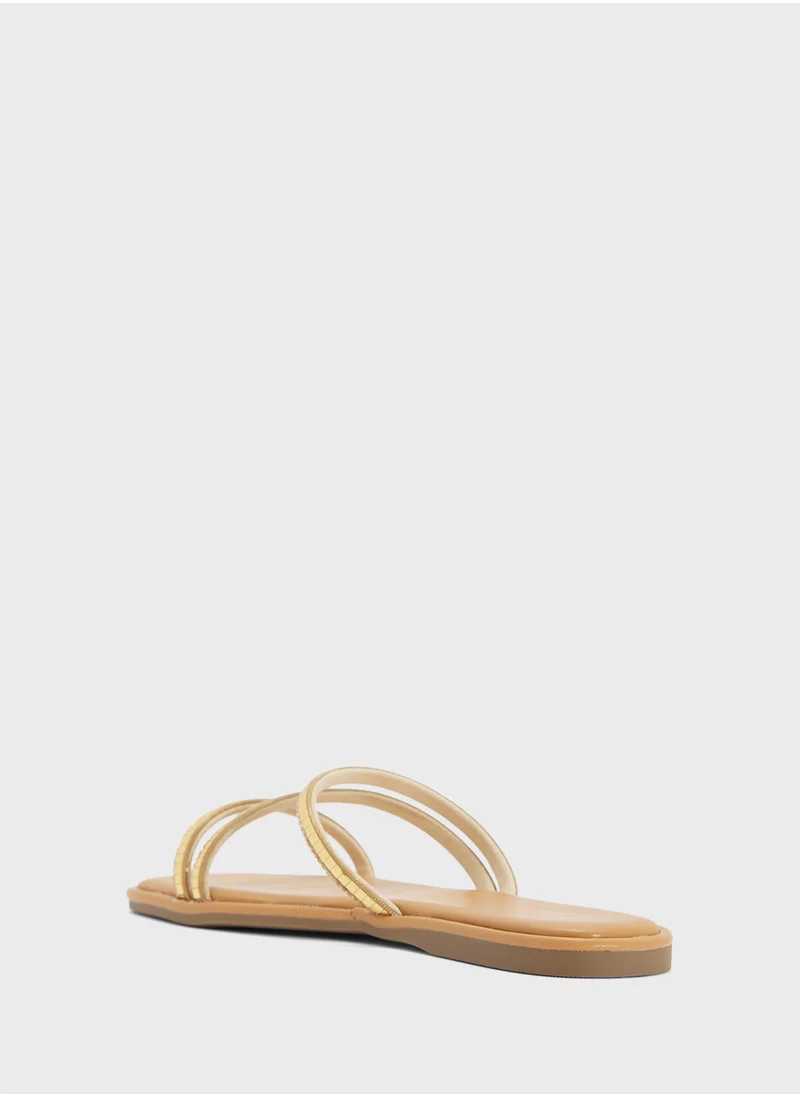 ايلا Triple Strap Casual Sandal