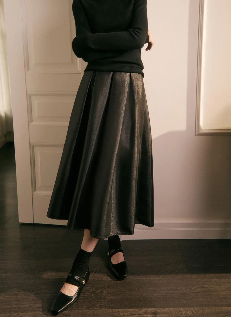 ليتشي تنورة ماكسي واسعة مع طيات كبيرة