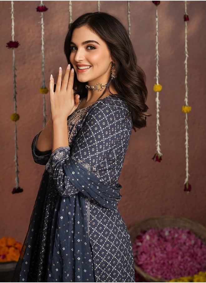 ISHIN Navy Kurta Set Straight Fit 3/4 Sleeve Sleeve made from Rayon featuring Self Design design and Round Neck neckline - Perfect for Ethinic!  - Image 5