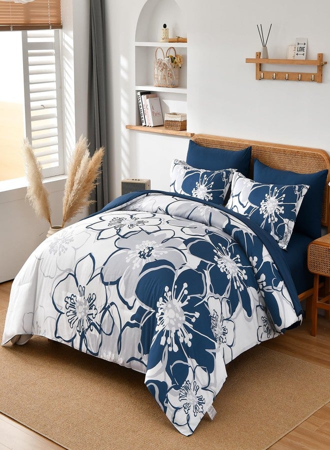 Anibedding طقم لحاف أزرق داكن مزين بالزهور، مقاس كينج، 7 قطع، طقم سرير كامل من 7 قطع، لحاف أنيق مزين بالزهور النباتية، مصنوع من ألياف دقيقة ناعمة، مناسب لجميع الفصول، (أزرق داكن، 104 بوصة × 90 بوصة) - Image 2