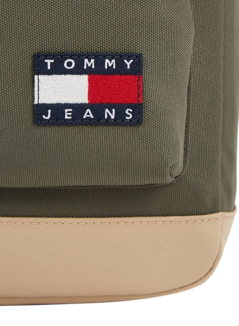 تومي جينز حقيبة بنمط قبة إيسنشال