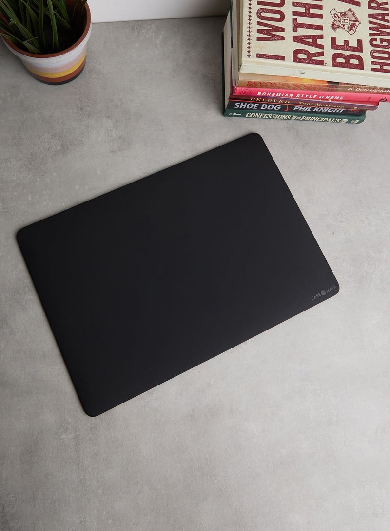 CASE-MATE 16-Inch Macbook Pro 2019 Snap-On Case  - Image 3