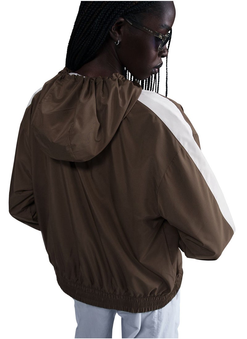Nike - Nsw Essential Woven Uv Jacket - Image 1