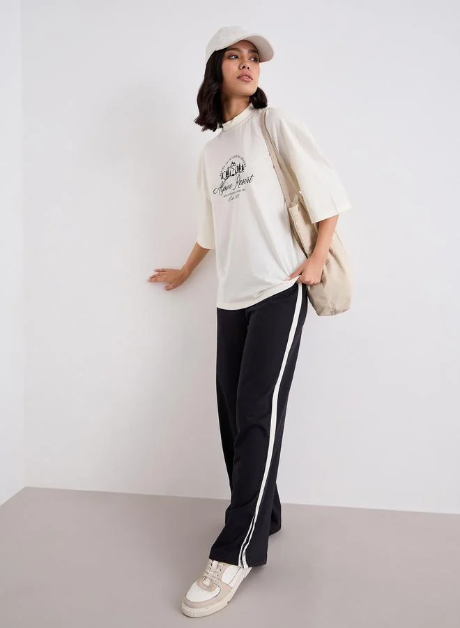 ستايلي طقم منسق من جوغر وتيشيرت فضفاض