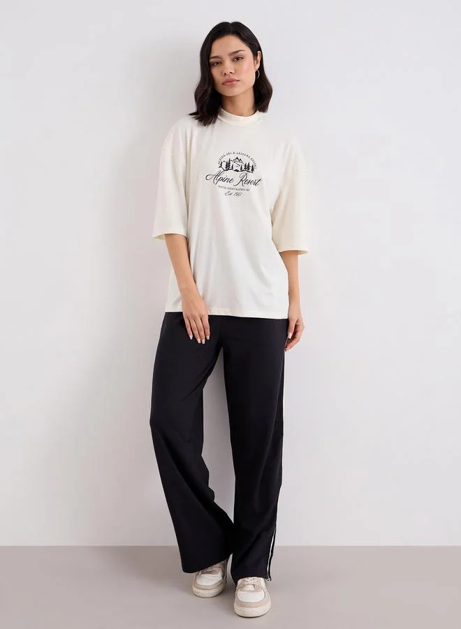 ستايلي طقم منسق من جوغر وتيشيرت فضفاض