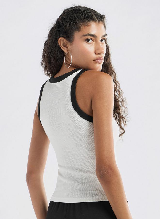 سبلاش فيڤ تانك توب بارزة الملمس بياقة ضيّقة وظهر متقاطع - Image 3