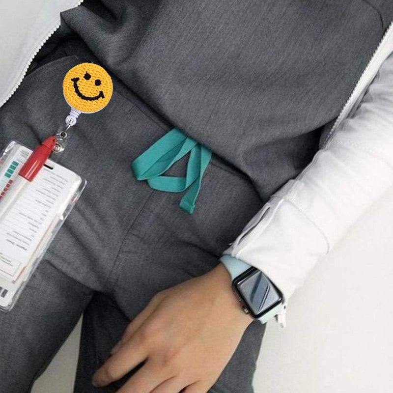 Coeufuedy حامل شارة قابل للسحب مع مشبك تمساح، مشبك شارة لطيف للممرضات لحاملي بطاقات الهوية، سلك بطول 24 بوصة (عبوة من 15 قطعة عشوائية) - Image 2