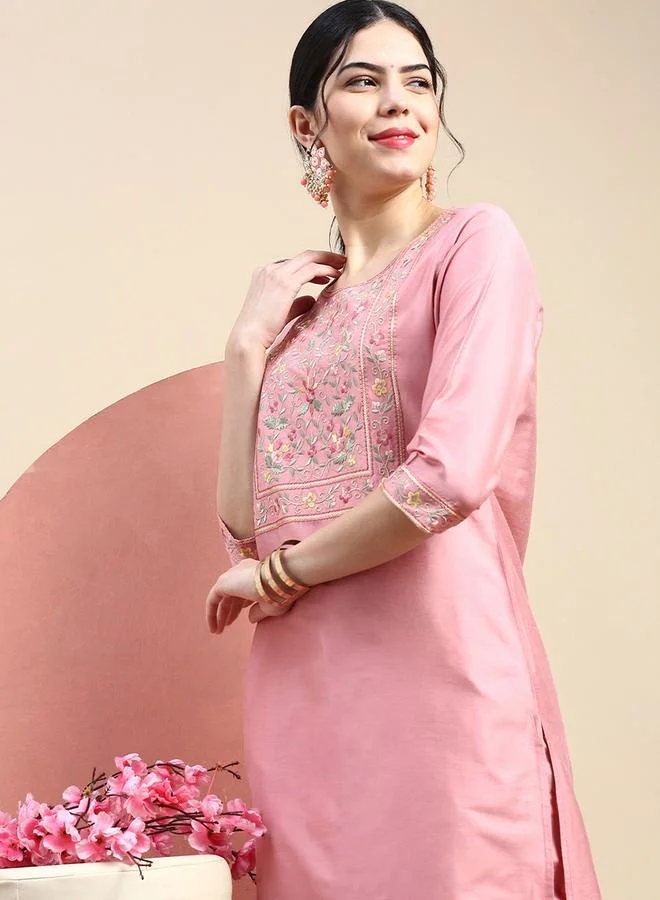 Styli Floral Embroidered Kurta & Pocket Detail Pant Set