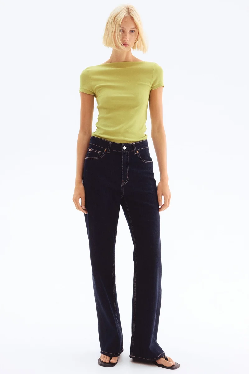 اتش اند ام بلوزة مرنة بقبة واسعة