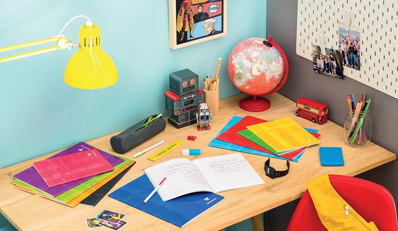 Clairefontaine دفتر ملصق كليرفونتين 63161C - A4 21x29.7 سم - 96 صفحة مقسمة على شكل سيز - ورق أبيض 90 جرام - غلاف كرتوني لامع بلون عشوائي - Image 3