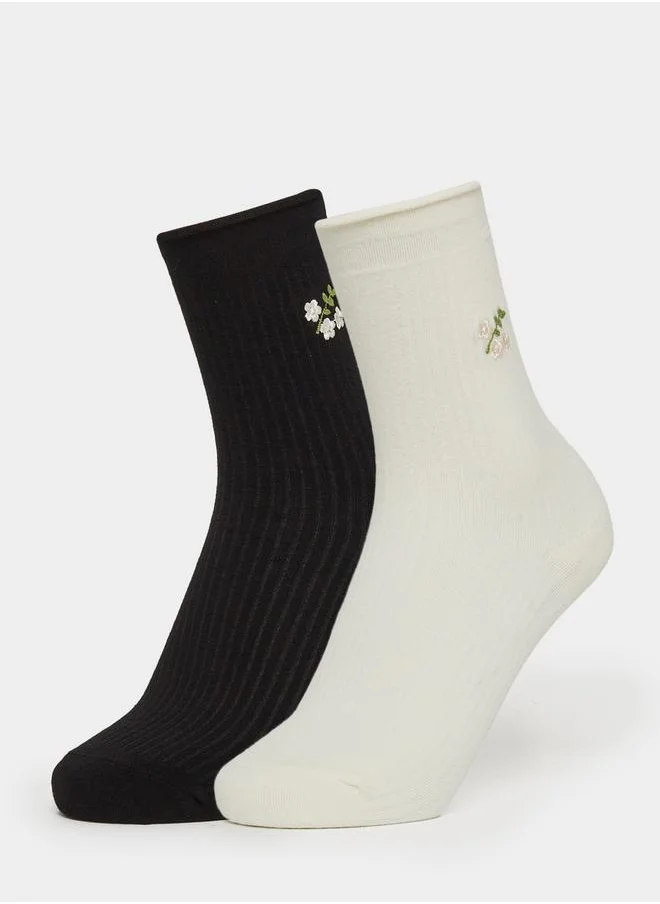 Styli Pack of 2- Embroidered Detail Socks